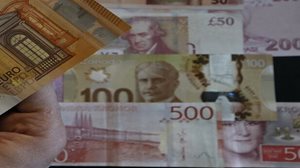 نرخ رسمی یورو و ۲۱ ارز دیگر کاهش یافت