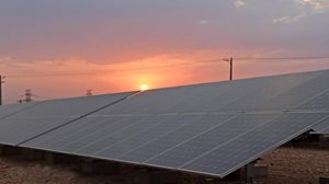 بهره‌برداری از نیروگاه خورشیدی 500 کیلوواتی در استان فارس