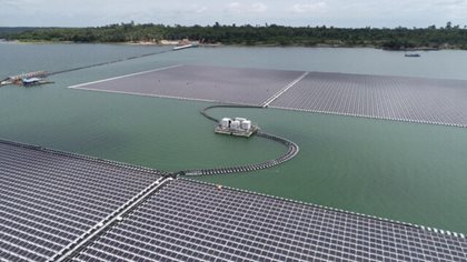 آغاز فعالیت بزرگترین نیروگاه خورشیدی آبی شناور جهان