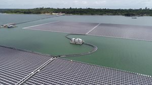 آغاز فعالیت بزرگترین نیروگاه خورشیدی آبی شناور جهان