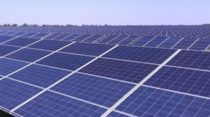ایجاد ۷۱.۵ مگاوات نیروگاه در بهشت انرژی خورشیدی ایران